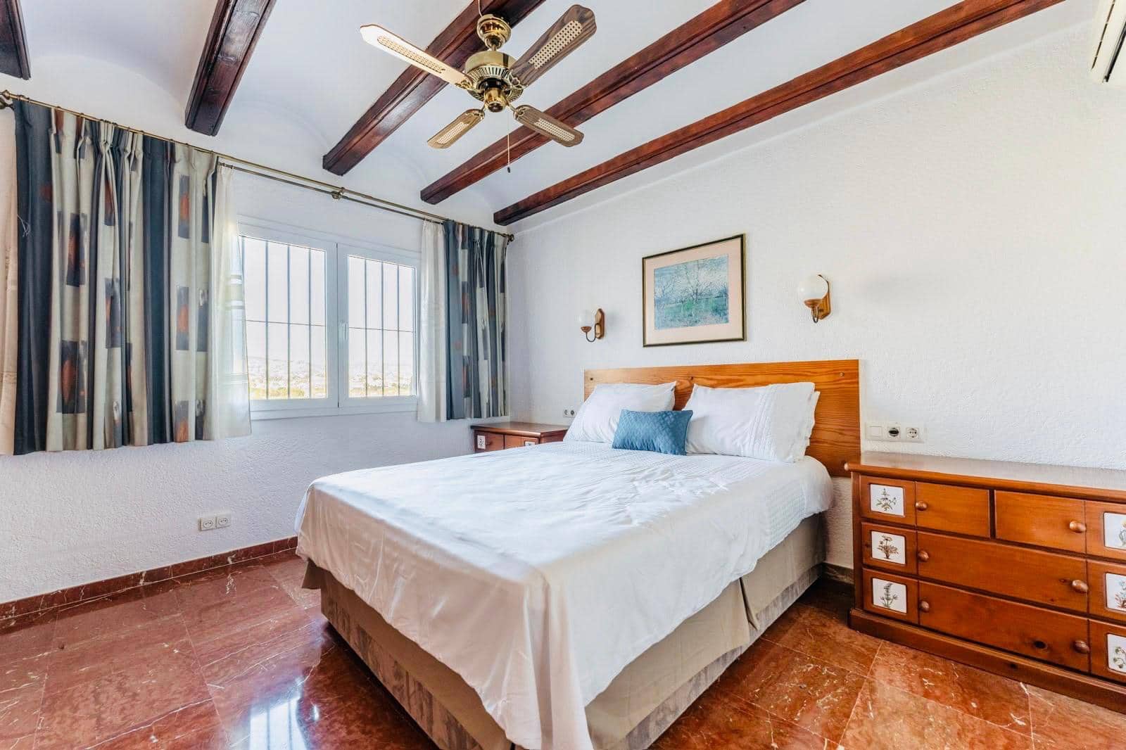 9 bedroom Villa for sale in Javea / Xabia - € 1,180,000 (Ref: 9452704)