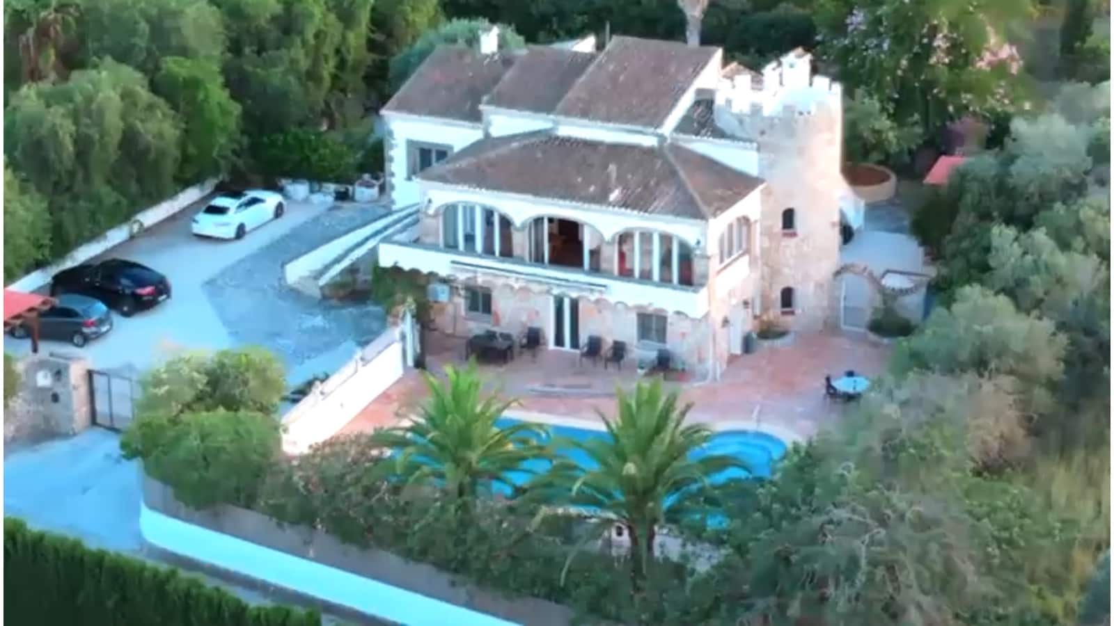 9 bedroom Villa for sale in Javea / Xabia - € 1,180,000 (Ref: 9452704)