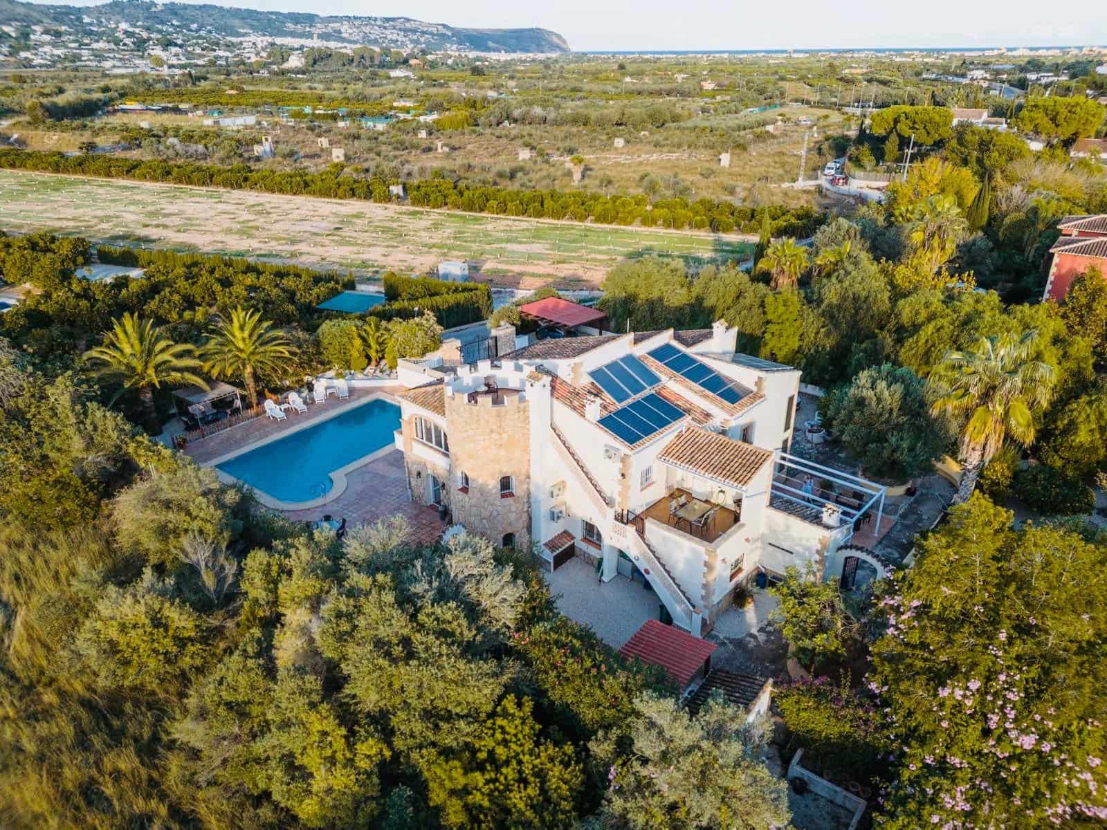 9 bedroom Villa for sale in Javea / Xabia - € 1,180,000 (Ref: 9452704)