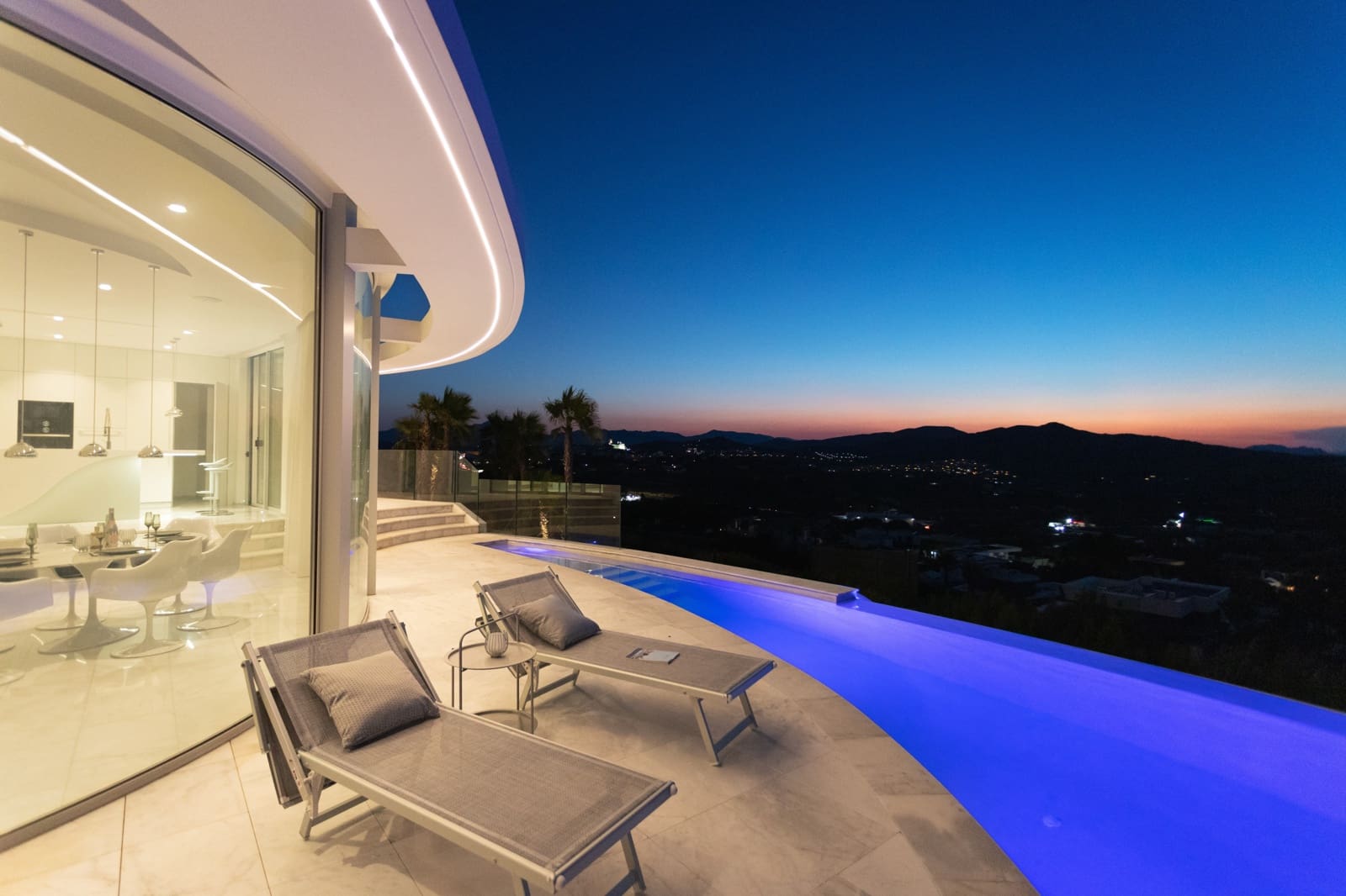 4 bedroom Villa for sale in Javea / Xabia with pool - € 2,950,000 (Ref: 9452716)