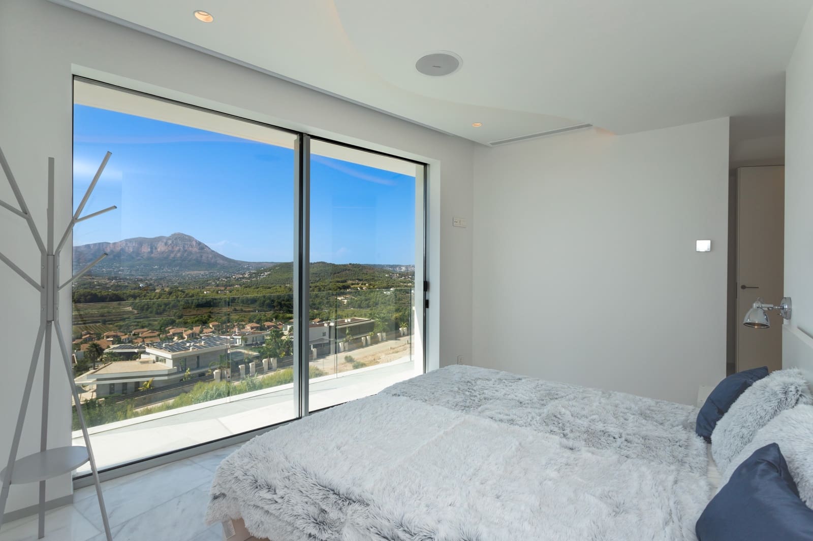 4 bedroom Villa for sale in Javea / Xabia with pool - € 2,950,000 (Ref: 9452716)