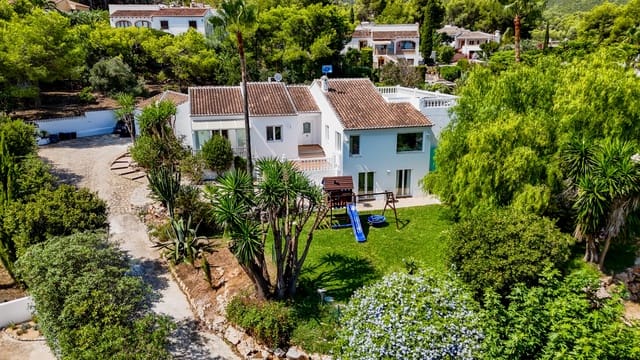 7 bedroom Villa for sale in Partides comunes - Adsubia, Javea / Xàbia with pool - € 995,000 (Ref: 9452717)