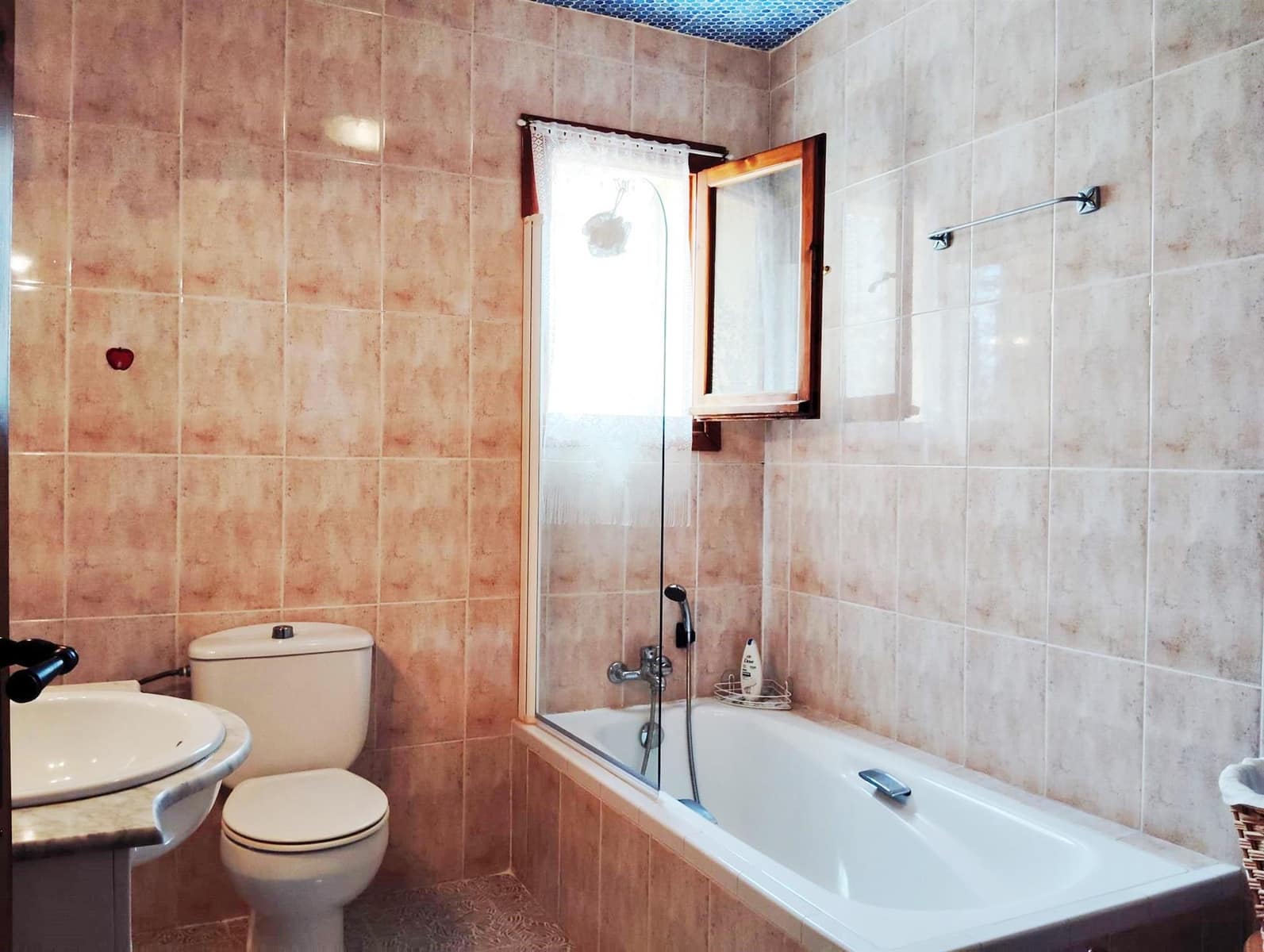 3 makuuhuone Huvila myytävänä paikassa Benissa mukana 
autotalli - 539 000 € (Ref: 9452719)