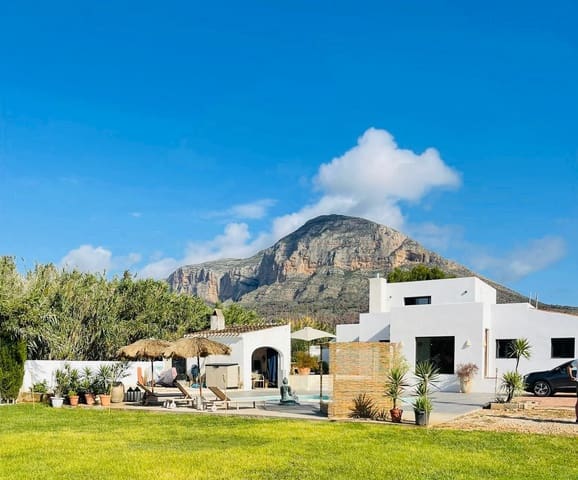4 slaapkamer Villa te koop in Partida Tosal - Zona del Castellans, Javea / Xàbia - € 995.000 (Ref: 9452721)