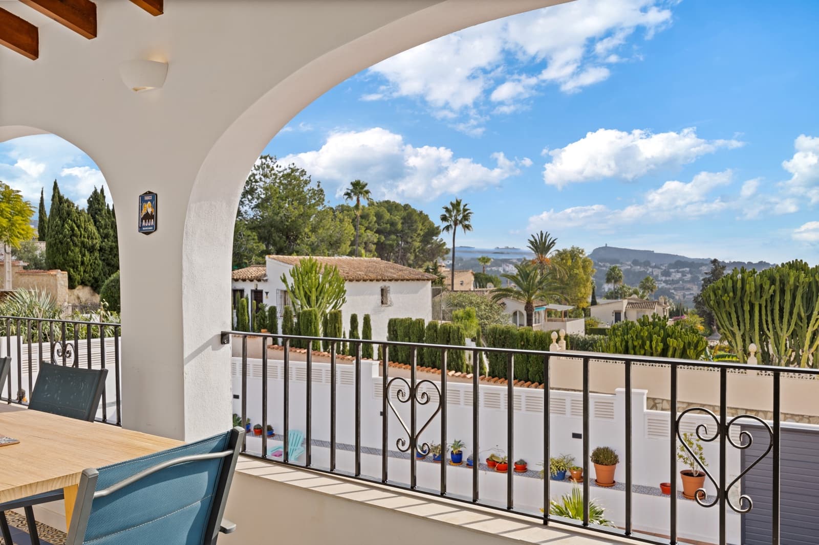 4 bedroom Villa for sale in Moraira - € 795,000 (Ref: 9457856)