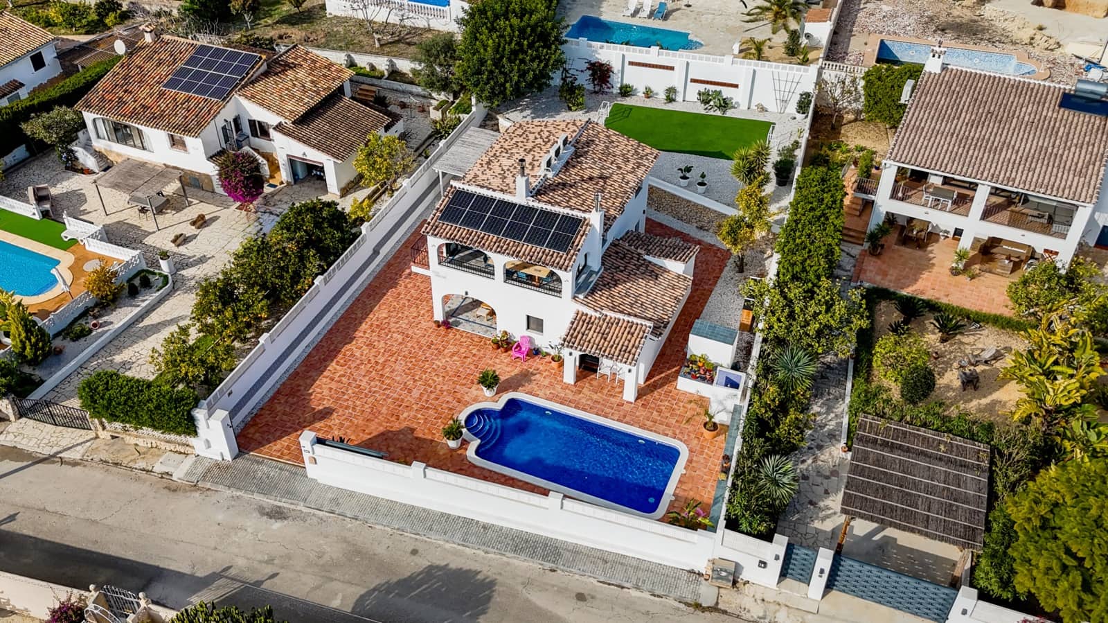 4 bedroom Villa for sale in Moraira - € 795,000 (Ref: 9457856)