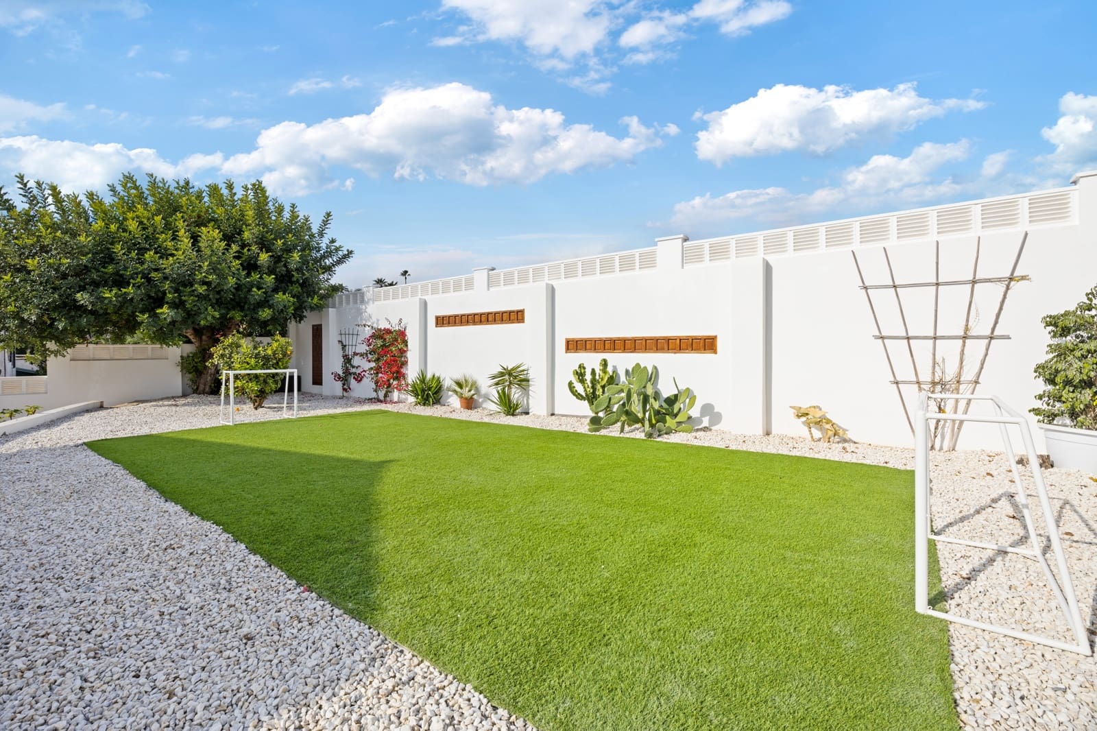 4 bedroom Villa for sale in Moraira - € 795,000 (Ref: 9457856)