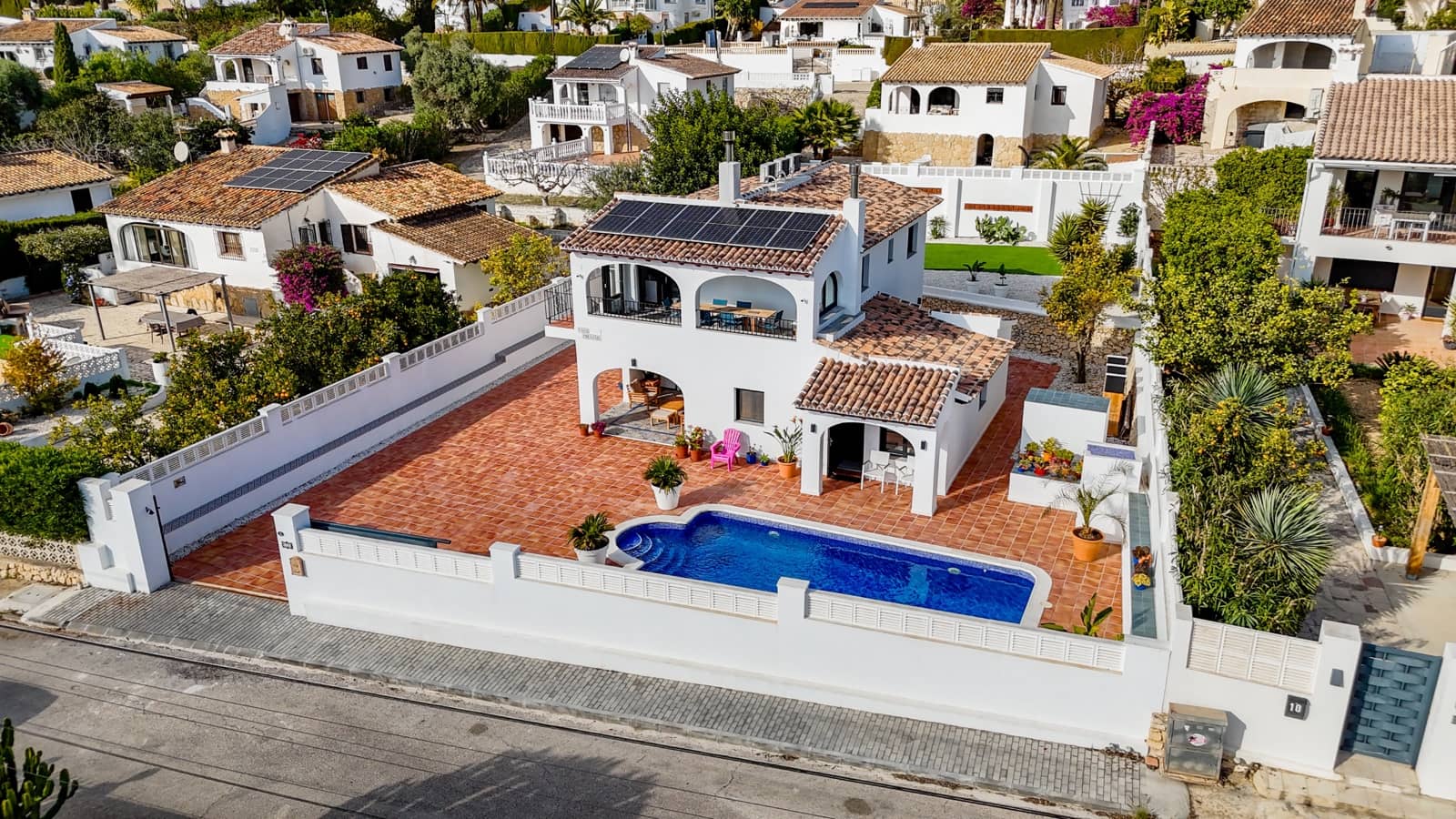 4 bedroom Villa for sale in Moraira - € 795,000 (Ref: 9457856)