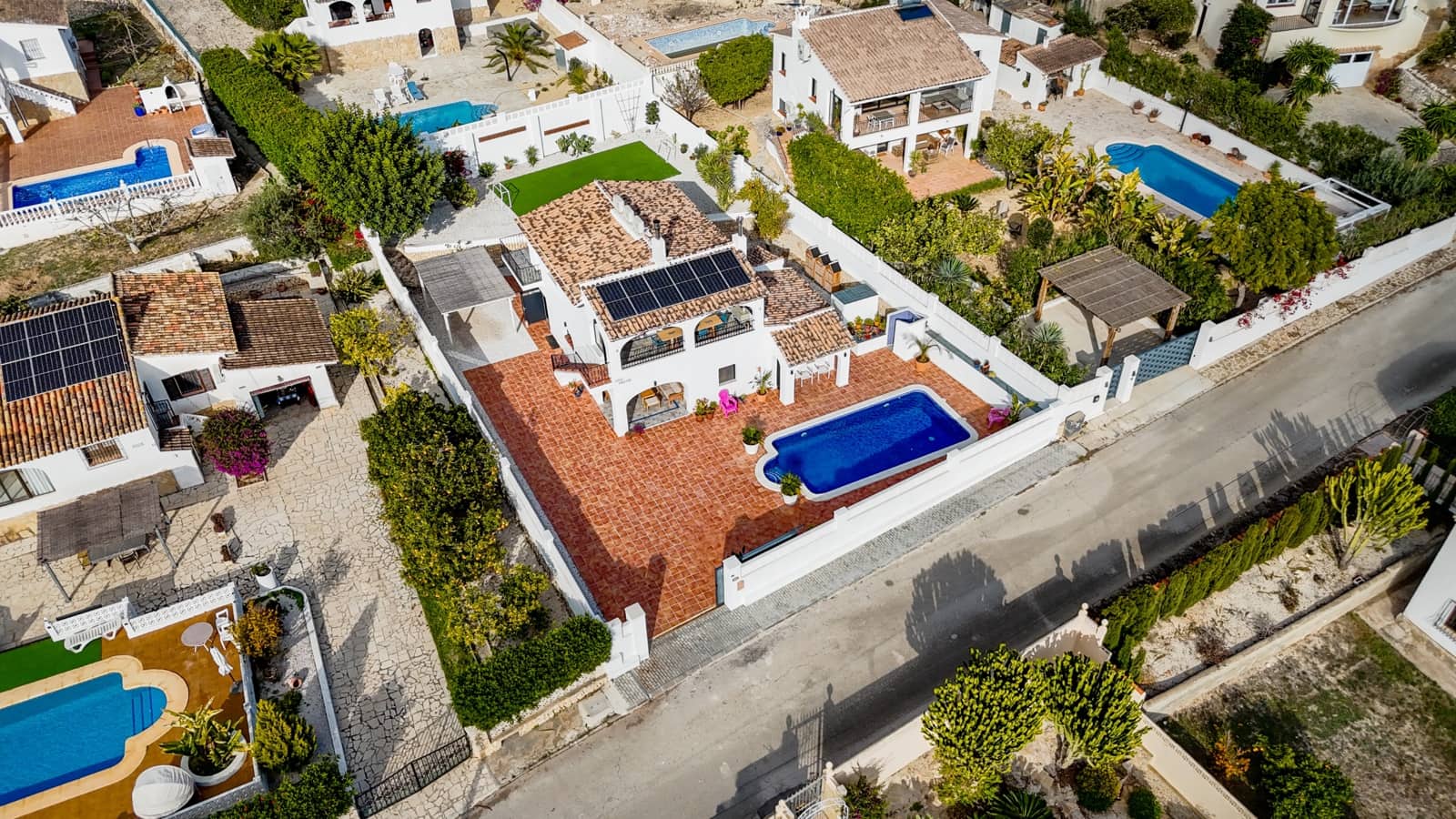 4 bedroom Villa for sale in Moraira - € 795,000 (Ref: 9457856)