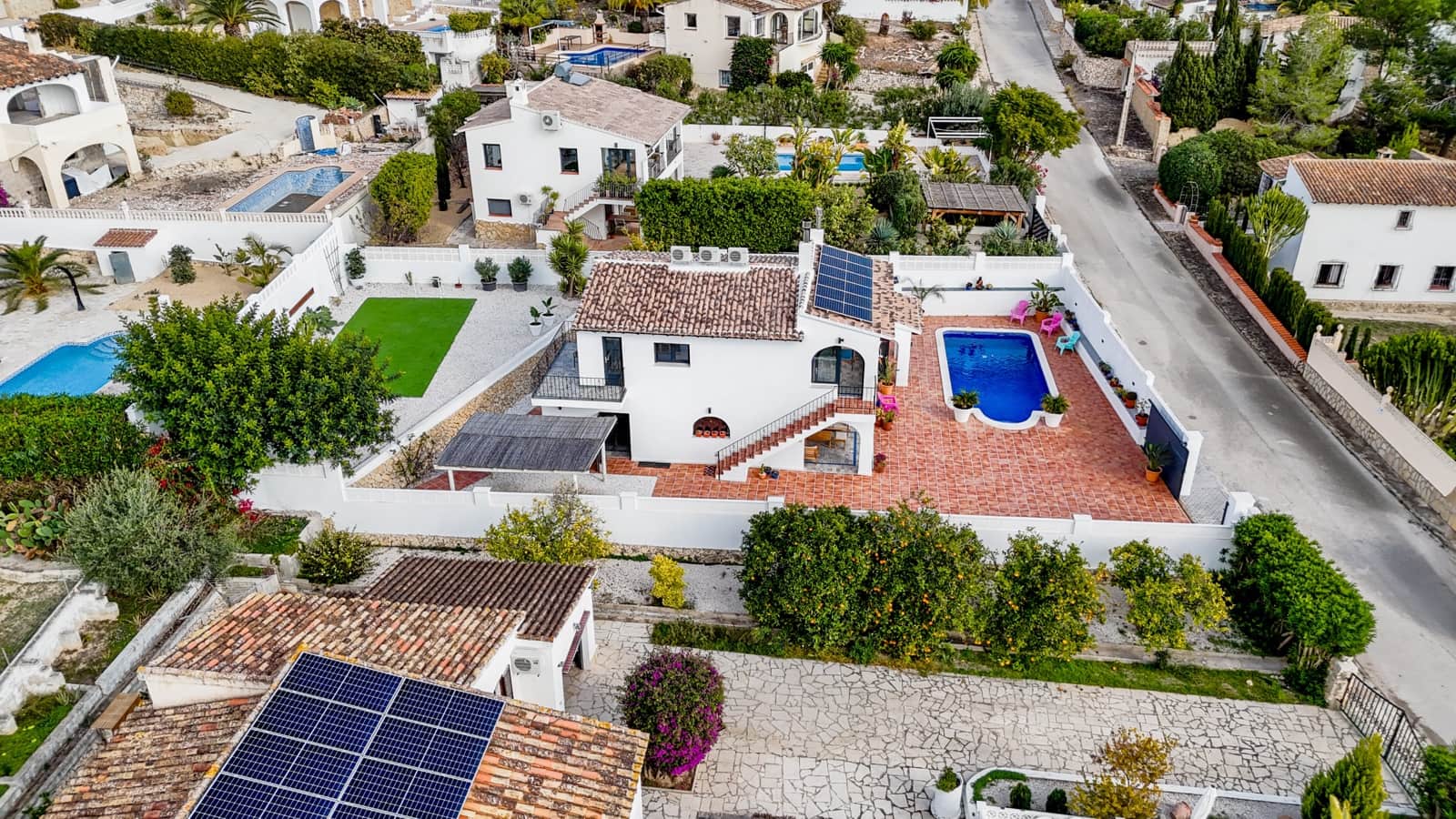 4 bedroom Villa for sale in Moraira - € 795,000 (Ref: 9457856)