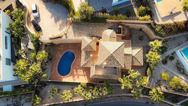 3 soveværelse Villa til salg i Benissa med garage - € 950.000 (Ref: 9467807)