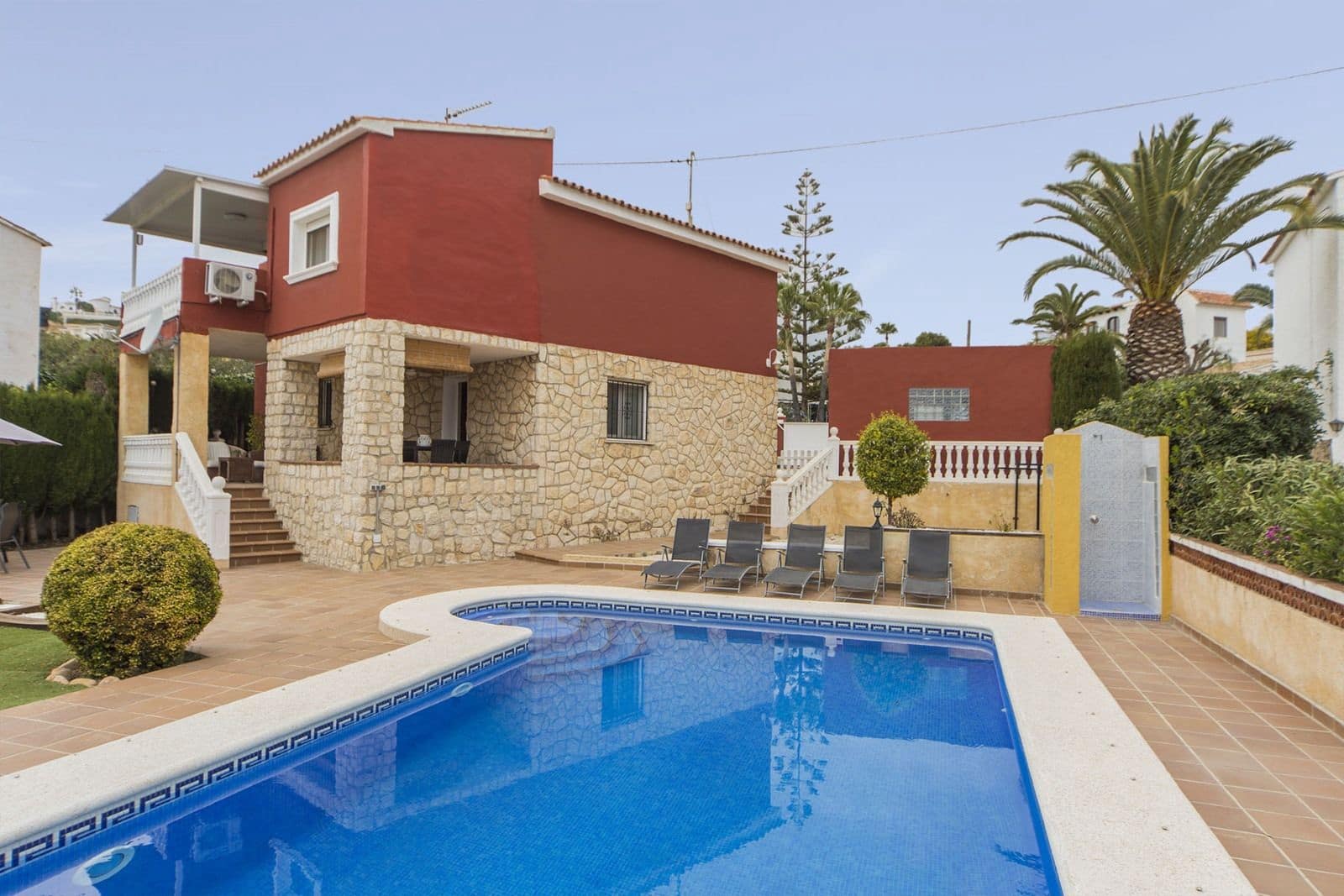 4 Zimmer Villa zu verkaufen in Calpe / Calp mit Pool Garage - 575.000 € (Ref: 9470004)