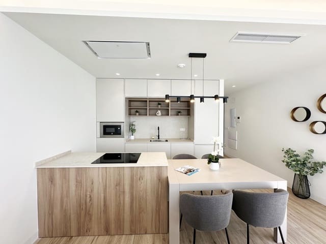 Chalet de 3 habitaciones en Torre de la Horadada, Pilar de la Horadada en venta con piscina garaje - 599.900 € (Ref: 9470733)