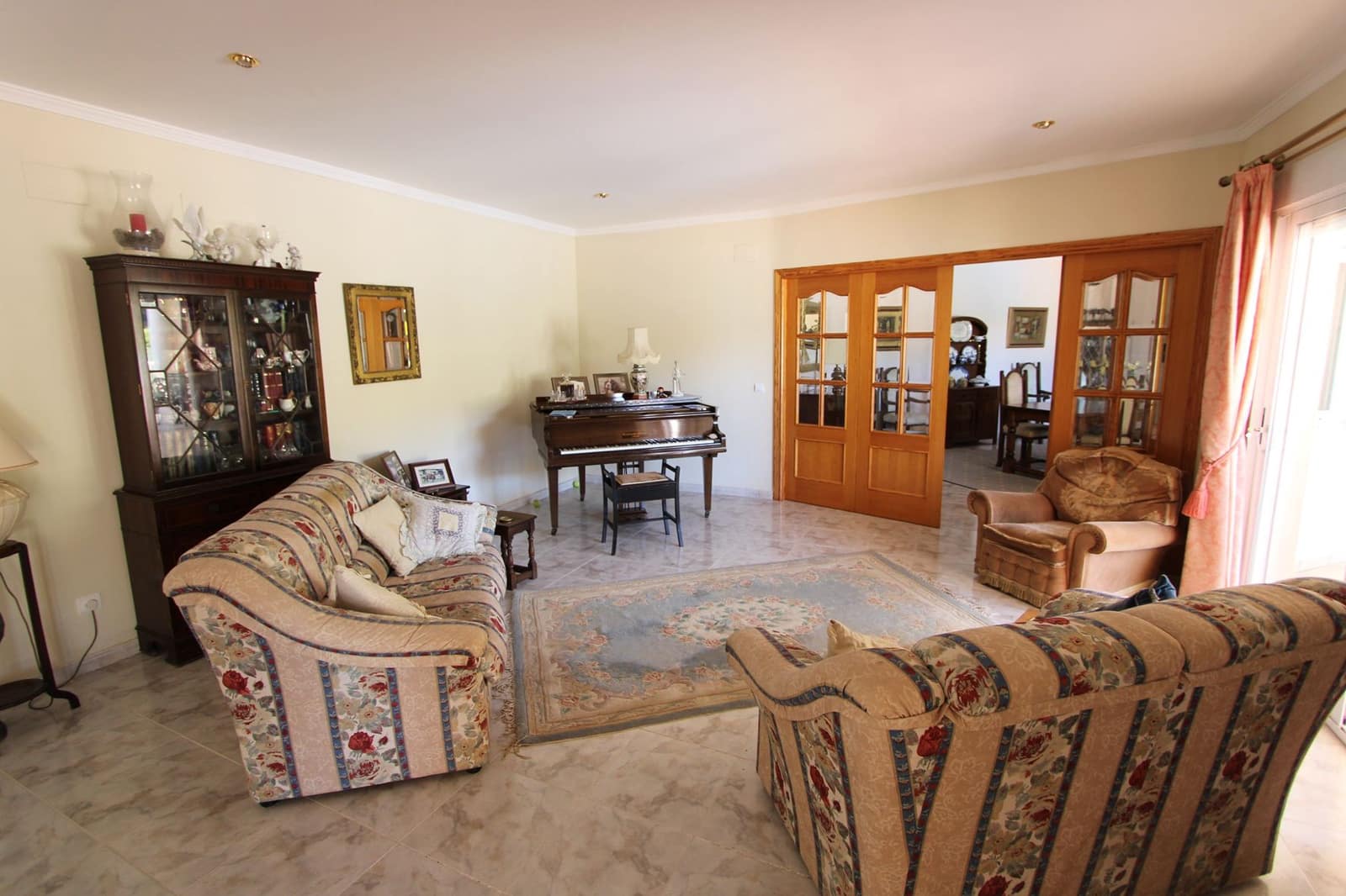 Chalet de 3 habitaciones en Orba en venta con piscina garaje - 600.000 € (Ref: 9473469)