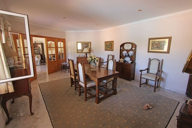 Chalet de 3 habitaciones en Orba en venta con piscina garaje - 600.000 € (Ref: 9473469)