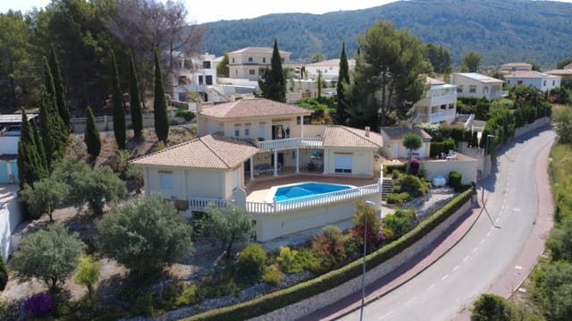Chalet de 3 habitaciones en Orba en venta con piscina garaje - 600.000 € (Ref: 9473469)