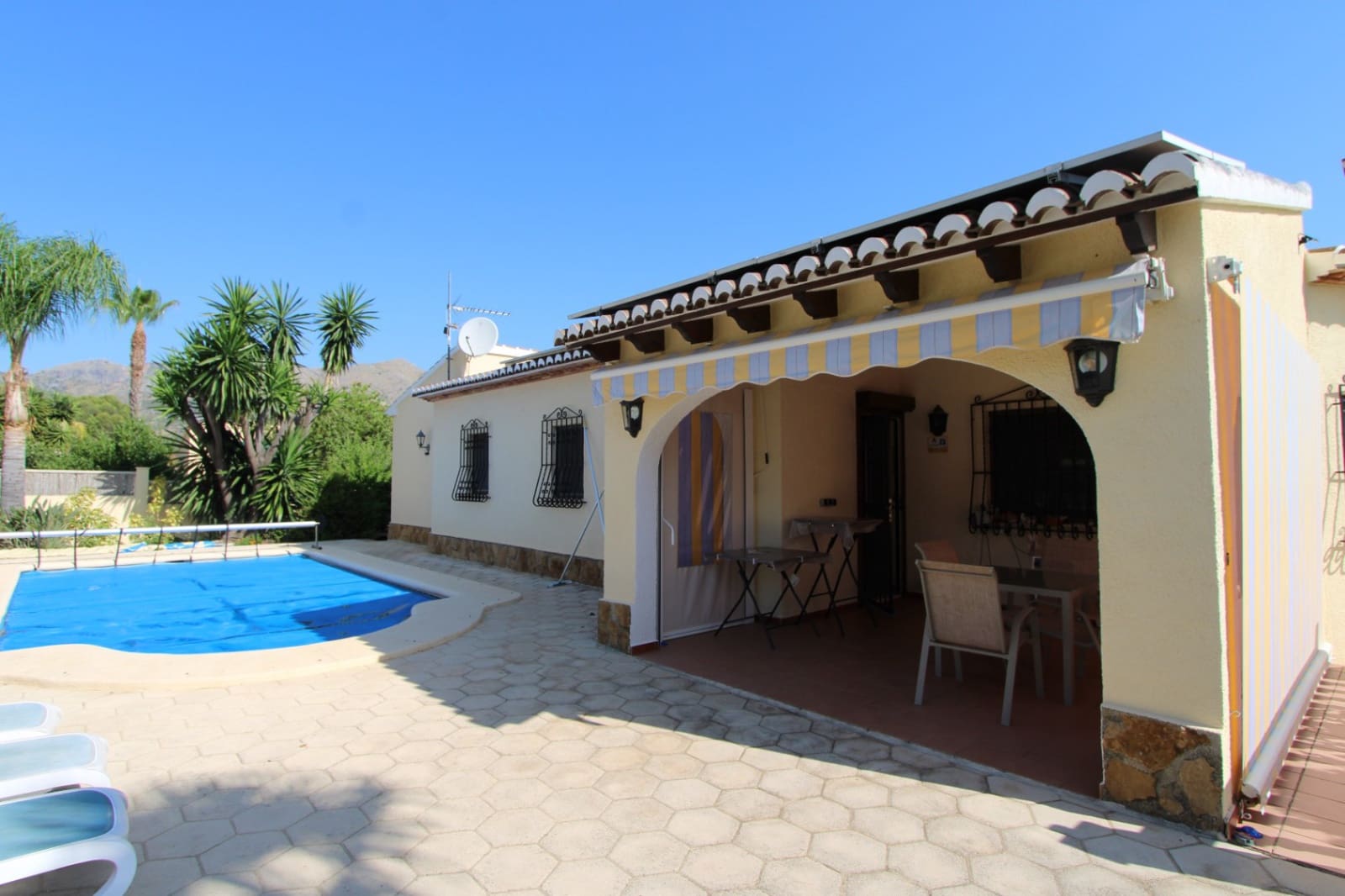 3 Zimmer Villa zu verkaufen in Orba mit Pool Garage - 560.000 € (Ref: 9473470)