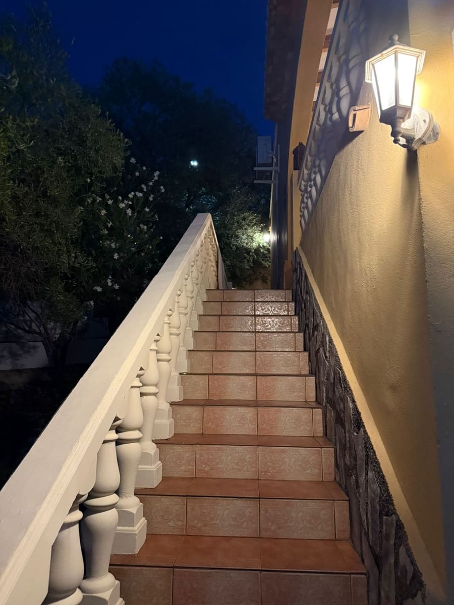 3 quarto Moradia para venda em Orba com piscina garagem - 525 000 € (Ref: 9473472)