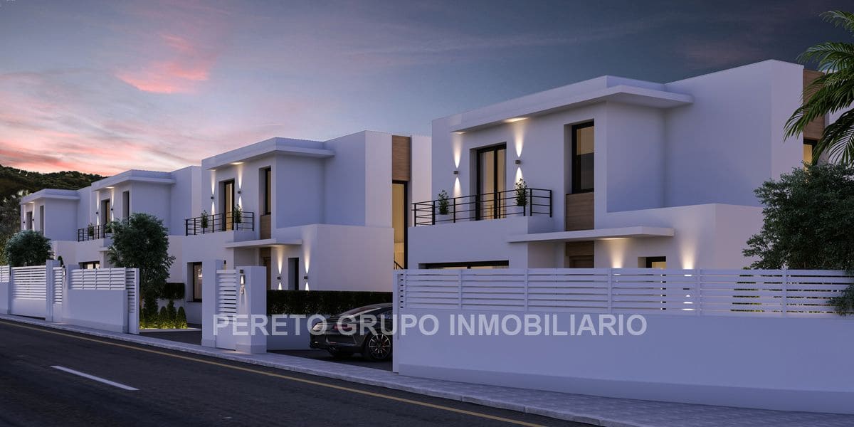 Chalet de 3 habitaciones en Dénia en venta con piscina - 675.000 € (Ref: 9473490)