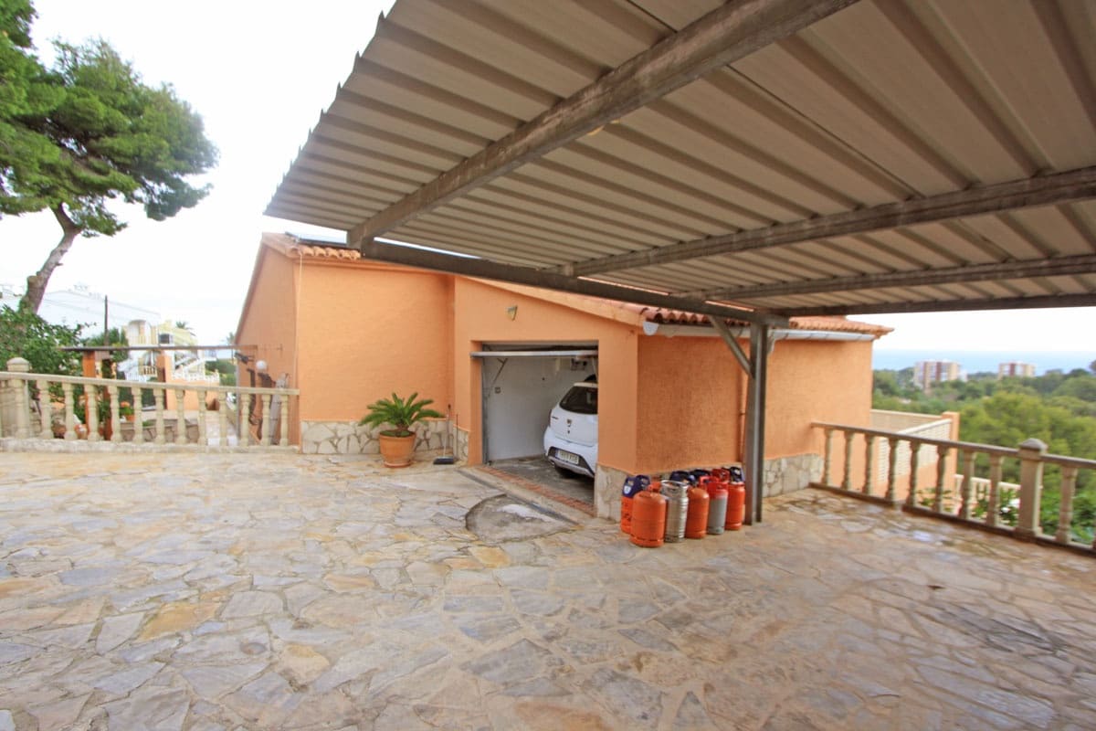 Chalet de 4 habitaciones en Dénia en venta con piscina garaje - 775.000 € (Ref: 9473495)