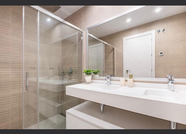 2 chambre Appartement à vendre à Playa Poniente, Benidorm - 600 000 € (Ref: 9475552)