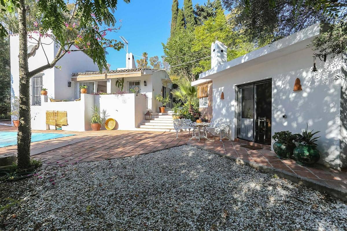 3 slaapkamer Villa te koop in Estepona met zwembad - € 945.000 (Ref: 9478919)