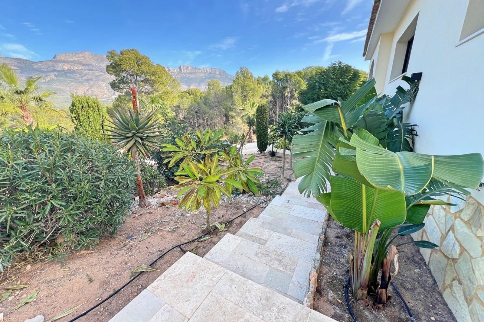 5 bedroom Villa for sale in Altea with garage - € 2,500,000 (Ref: 9494664)