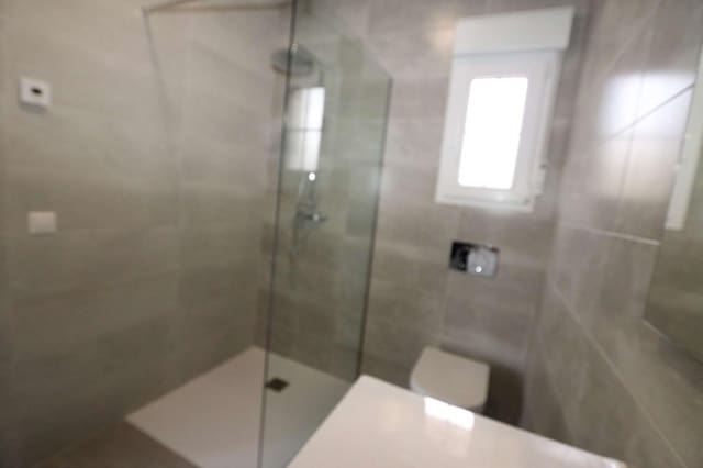 Chalet de 4 habitaciones en Pinoso en venta con piscina - 547.000 € (Ref: 9497214)