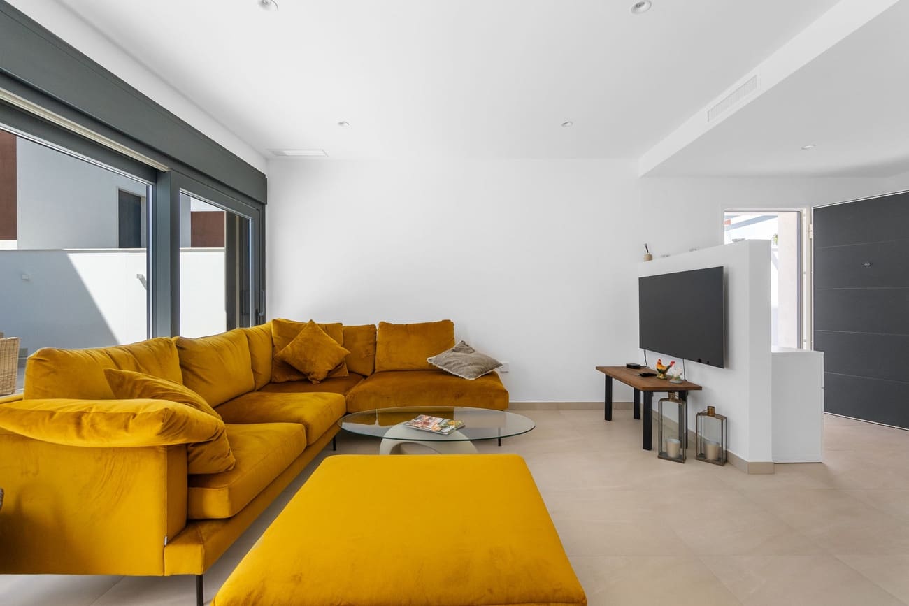 3 bedroom Villa for sale in Torre de la Horadada - € 599,000 (Ref: 9499200)