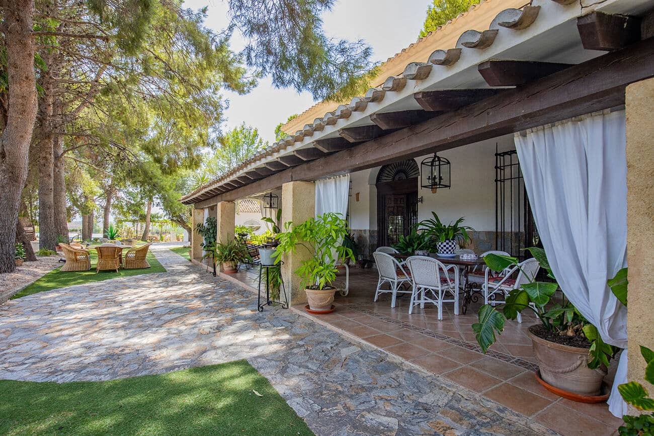 6 bedroom Villa for sale in Cehegin with pool - € 550,000 (Ref: 9499203)