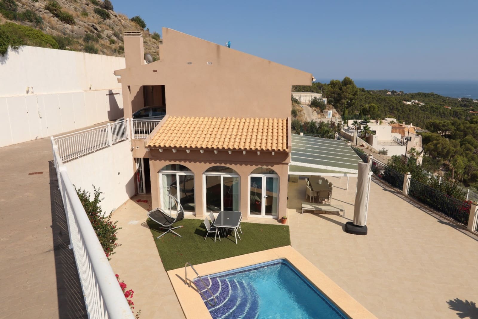 3 bedroom Villa for sale in Altea with garage - € 775,000 (Ref: 9499205)