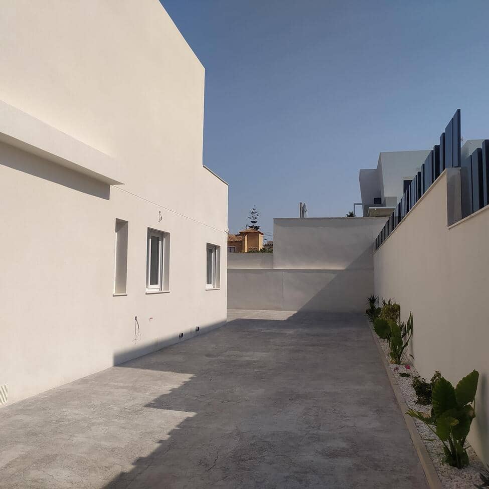 3 slaapkamer Penthouse te koop in Torrevieja met zwembad - € 640.000 (Ref: 9499207)