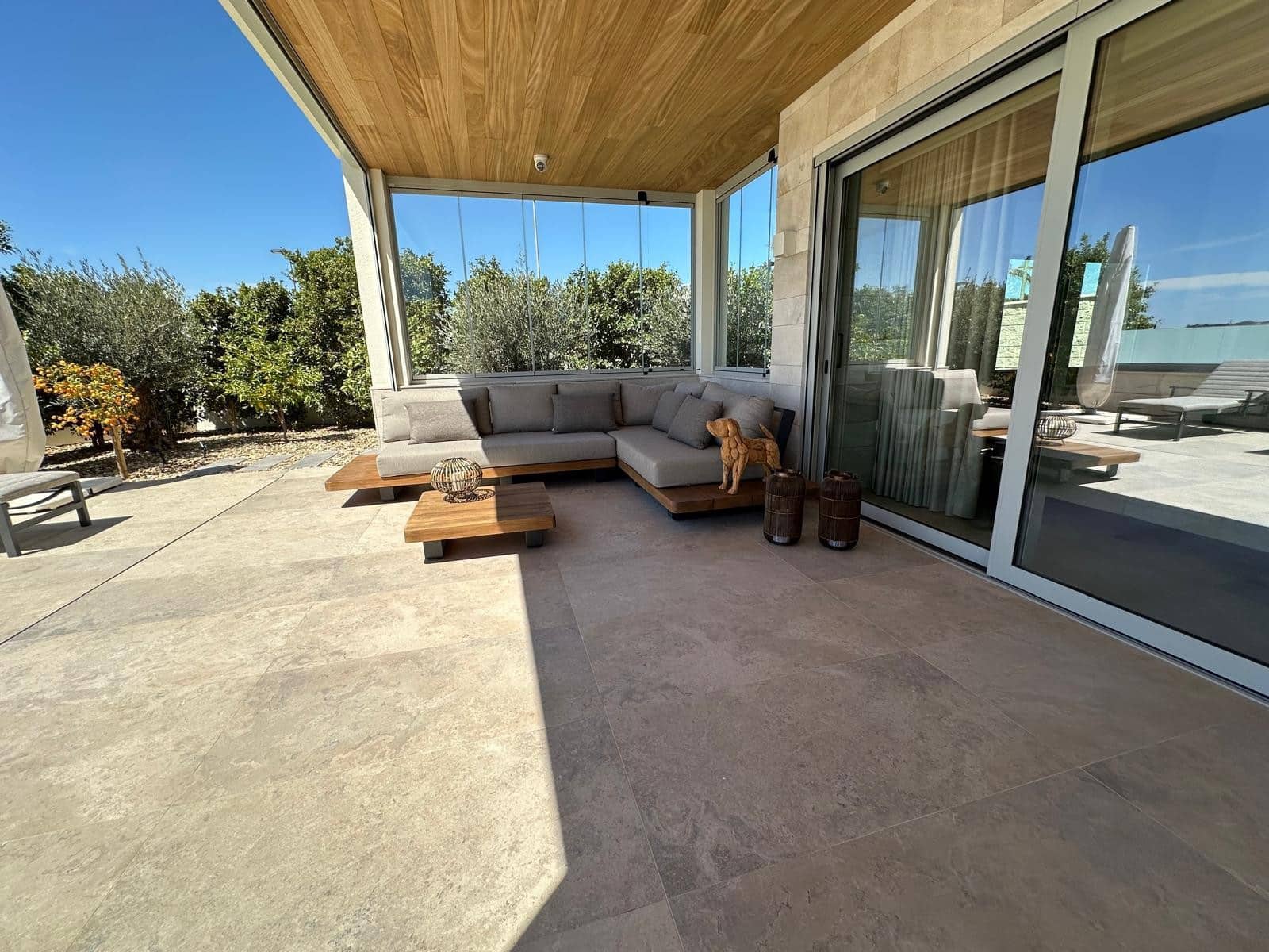 4 bedroom Villa for sale in Benijofar with pool garage - € 1,495,000 (Ref: 9499222)