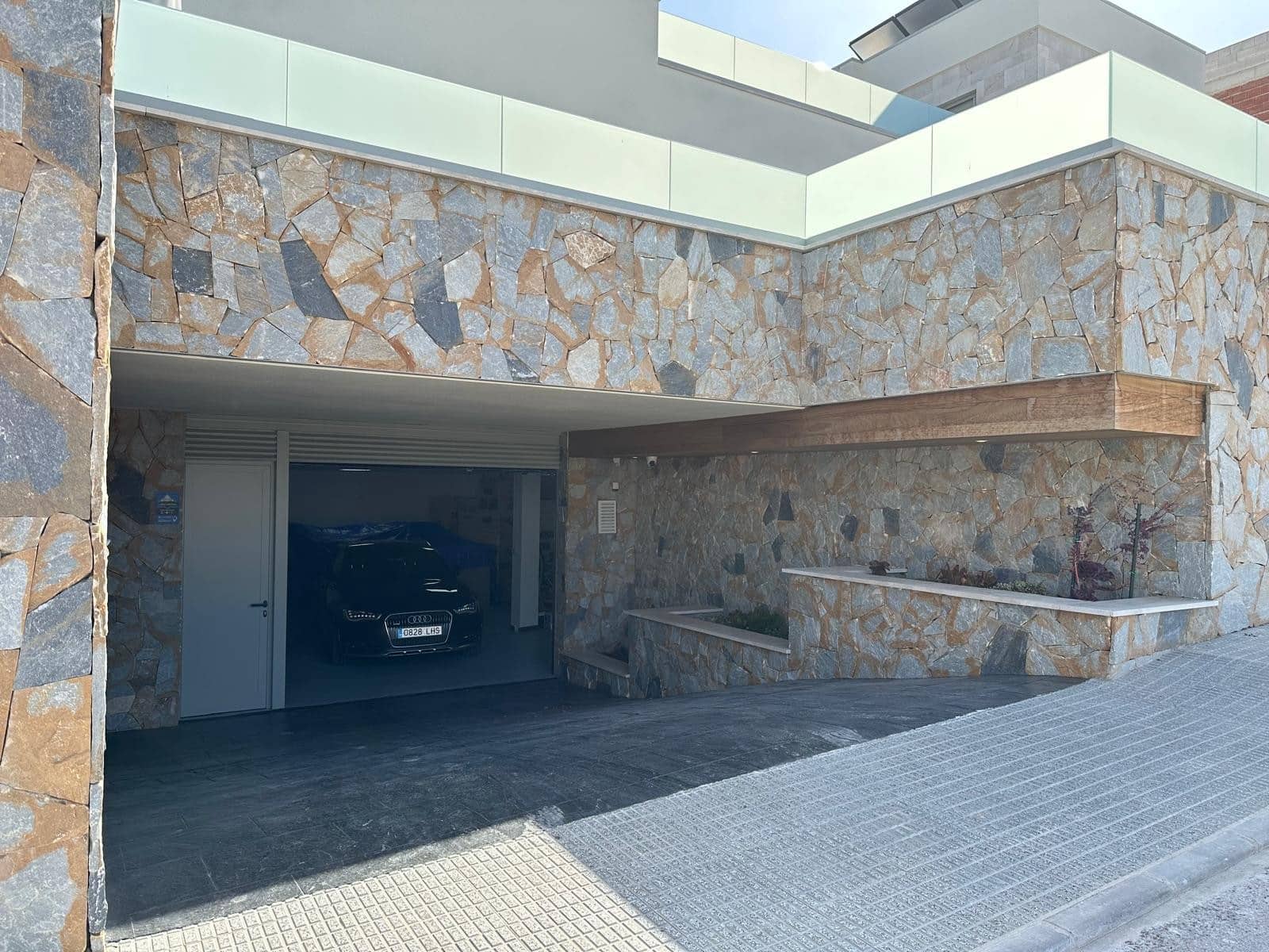 4 bedroom Villa for sale in Benijofar with pool garage - € 1,495,000 (Ref: 9499222)