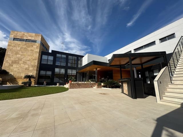 7 bedroom Villa for sale in Dehesa de Campoamor, Orihuela with garage - € 3,950,000 (Ref: 9499232)