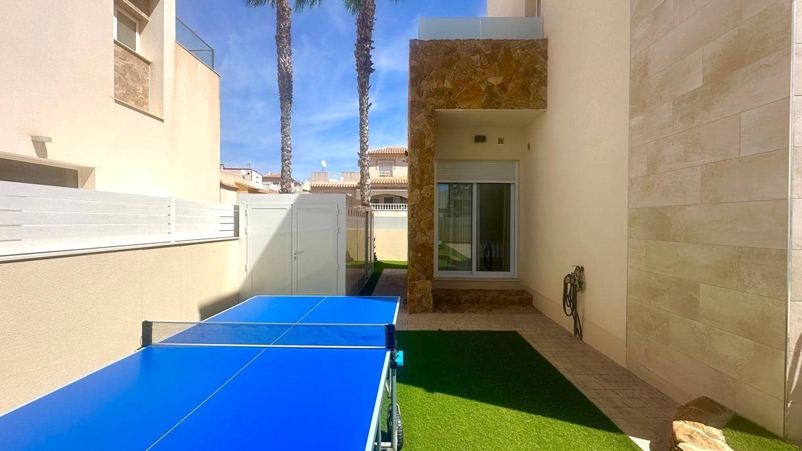 3 chambre Villa/Maison à vendre à Torrevieja avec piscine - 749 000 € (Ref: 9499235)