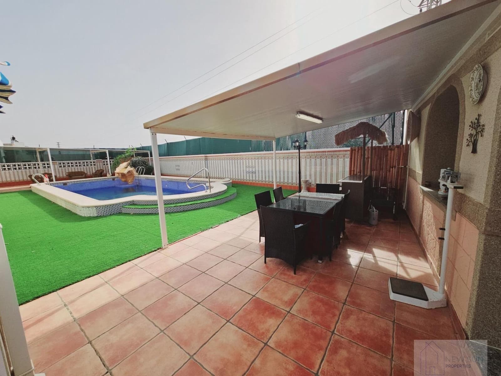 5 bedroom Villa for sale in Torrevieja with pool - € 689,000 (Ref: 9499236)