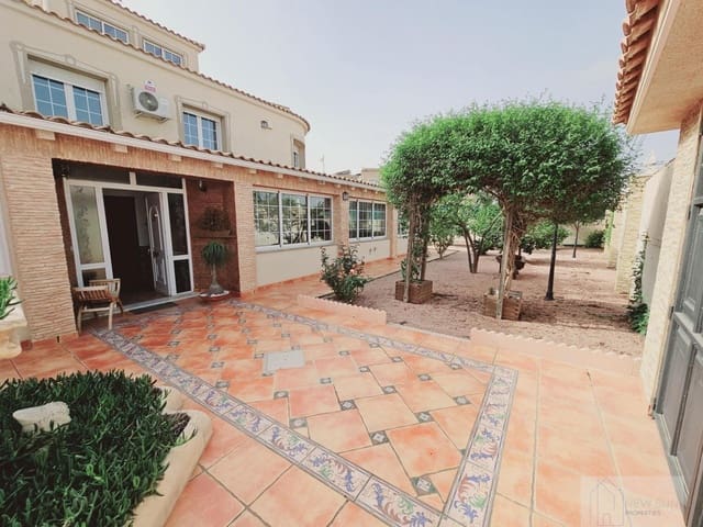 5 bedroom Villa for sale in El Chaparral, Torrevieja with pool - € 689,000 (Ref: 9499236)