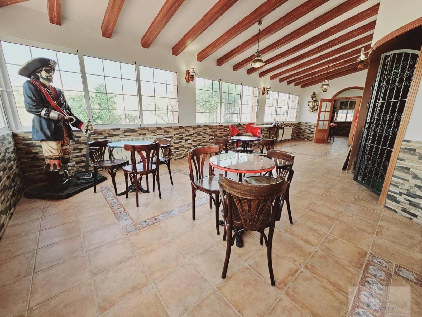 5 bedroom Villa for sale in Torrevieja with pool - € 689,000 (Ref: 9499236)