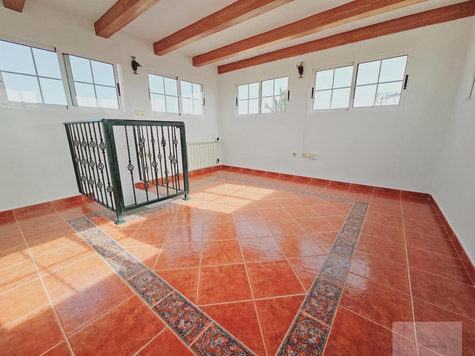 5 bedroom Villa for sale in Torrevieja with pool - € 689,000 (Ref: 9499236)