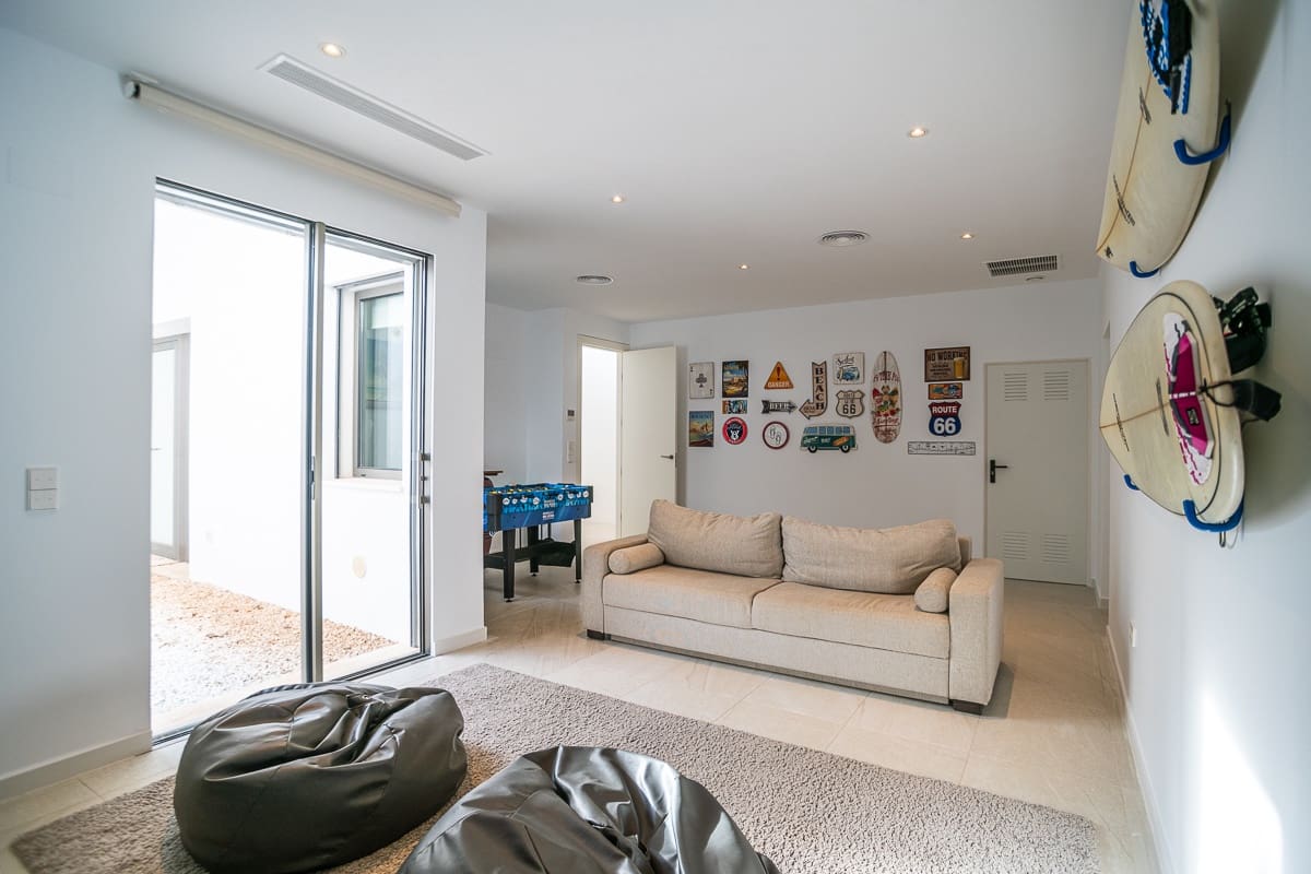 4 bedroom Villa for sale in Las Colinas Golf with pool - € 950,000 (Ref: 9499251)