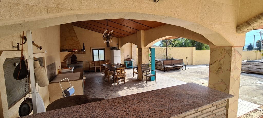 Chalet de 3 habitaciones en Orihuela en venta con piscina garaje - 1.150.000 € (Ref: 9499252)