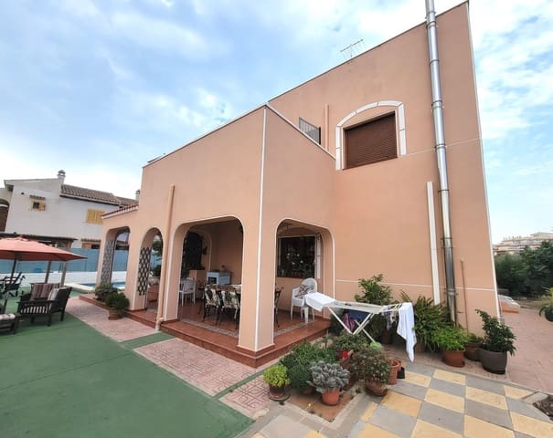 4 soveværelse Villa til salg i Torreblanca, Torrevieja med swimmingpool - € 1.000.000 (Ref: 9499259)
