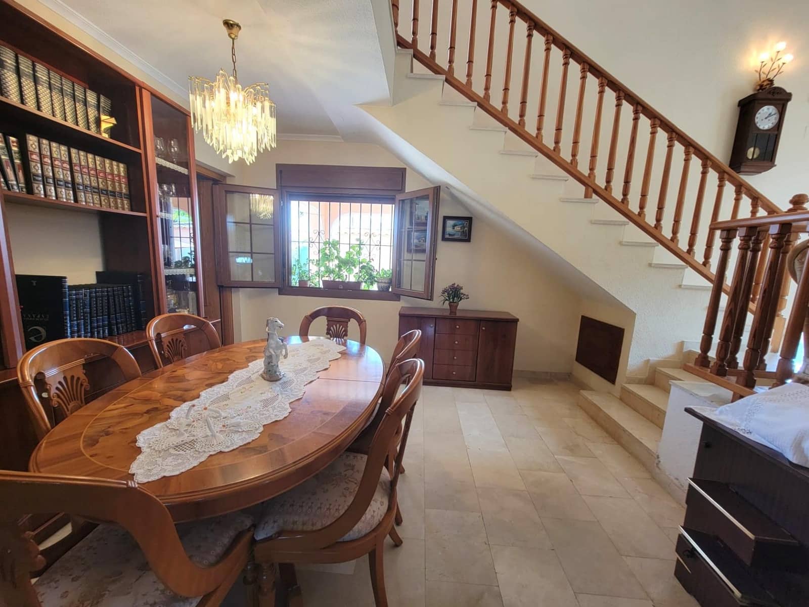 4 soveværelse Villa til salg i Torrevieja med swimmingpool - € 1.000.000 (Ref: 9499259)