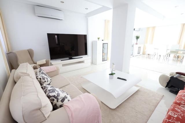 4 chambre Villa/Maison à vendre à Cabo Roig, Orihuela avec piscine garage - 1 190 000 € (Ref: 9499275)