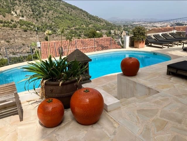4 soveværelse Villa til salg i Canuta, Calpe / Calp - € 580.000 (Ref: 9499277)