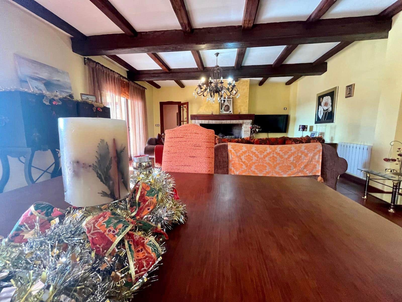 4 bedroom Villa for sale in Rojales with pool - € 780,000 (Ref: 9499283)