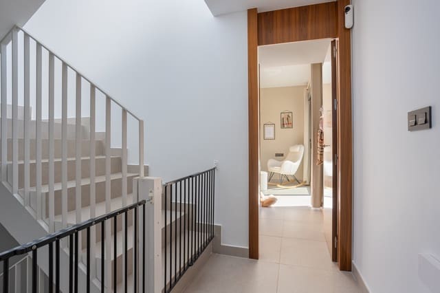 4 quarto Moradia para venda em Ciudad Quesada, Rojales com piscina - 699 000 € (Ref: 9499287)