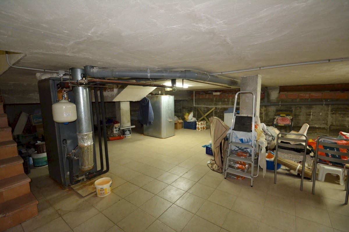 8 soverom Villa til salgs i Guardamar del Segura med garasje - € 800 000 (Ref: 9499290)