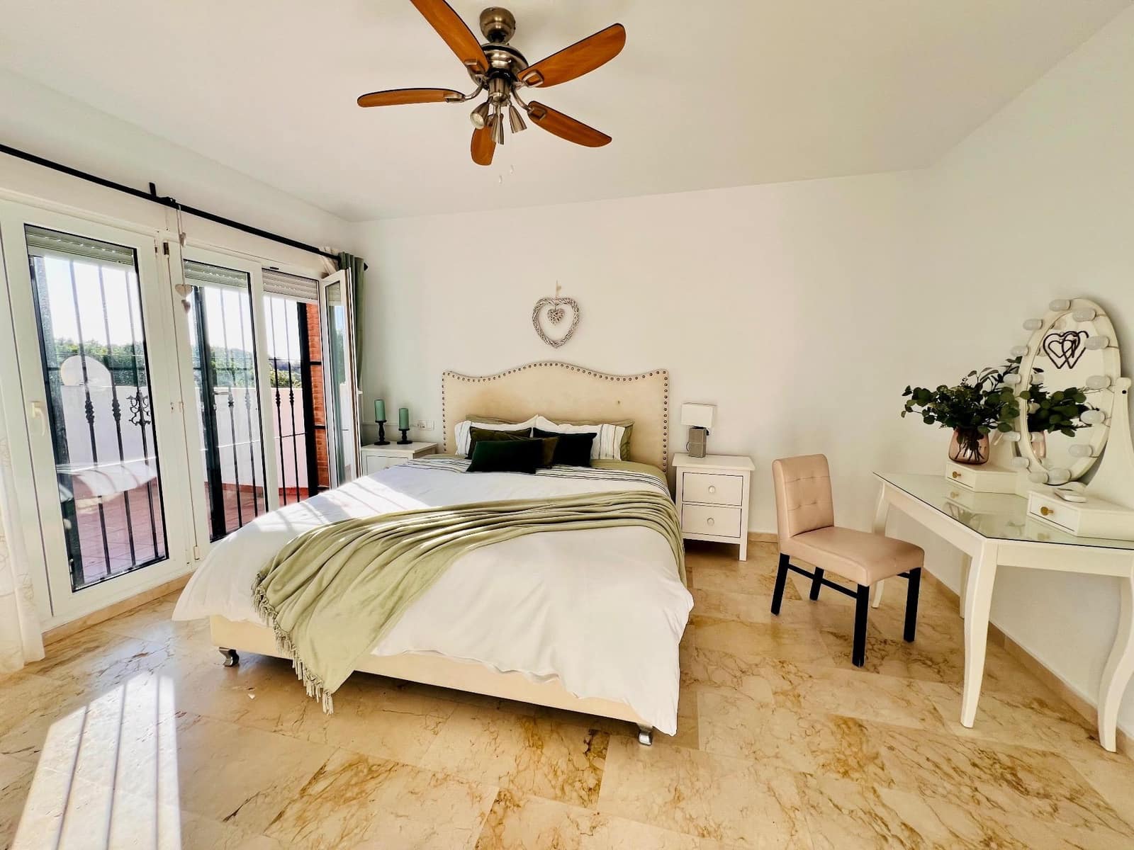 3 bedroom Villa for sale in Orihuela Costa with pool - € 639,900 (Ref: 9499297)